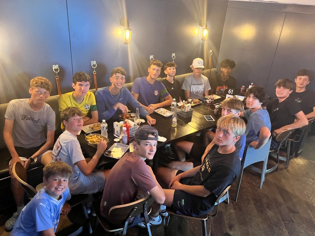 Keliix2009B's tweet photo. What an awesome group! 
Good luck to all in your high school season! https://t.co/NVCDicMtpz