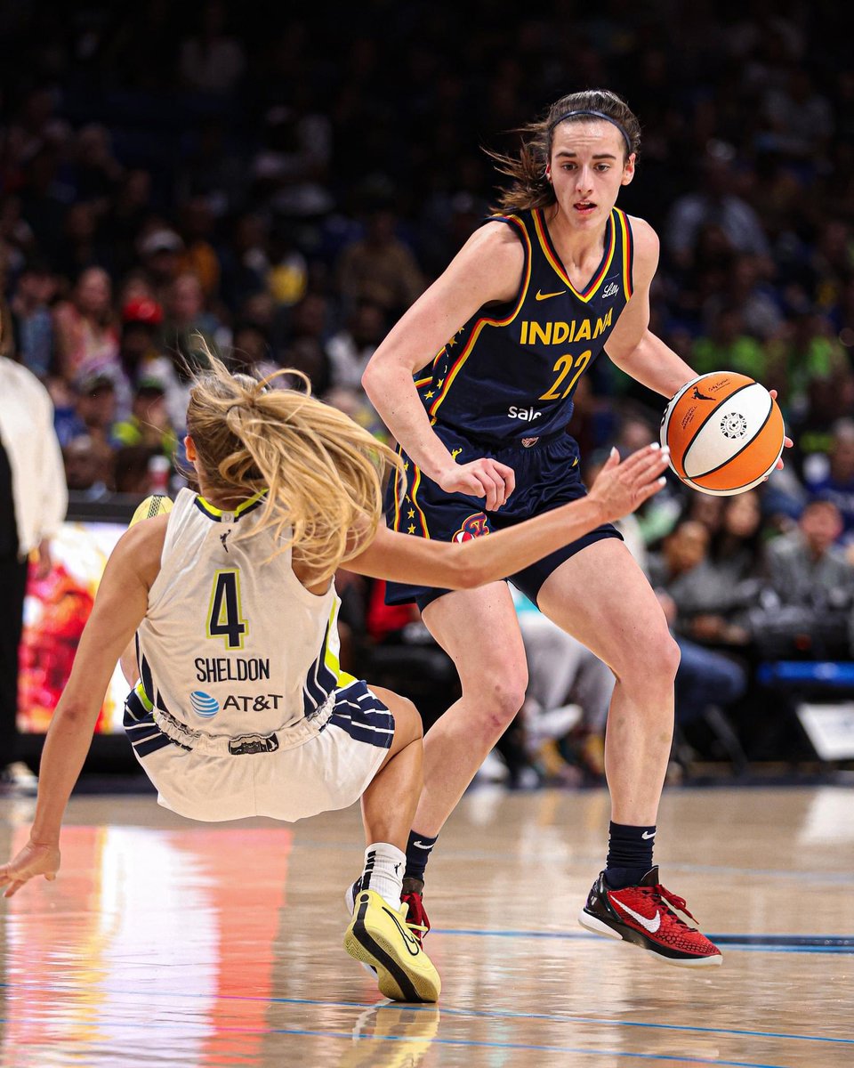 Caitlin Clark is now top 10 in PPG, despite being assisted less than any other player in the WNBA

She creates 64.4% of her own FG’s (next closest player in the top 10 scorers is Jewell Loyd at 53.1%)

Already the best shot creator in the WNBA, both for herself and her teammates