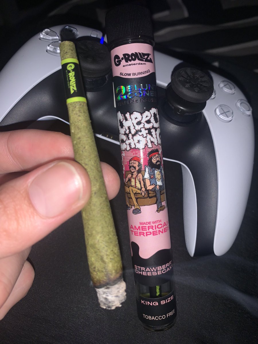 STONERS R US 🍃 tweet media