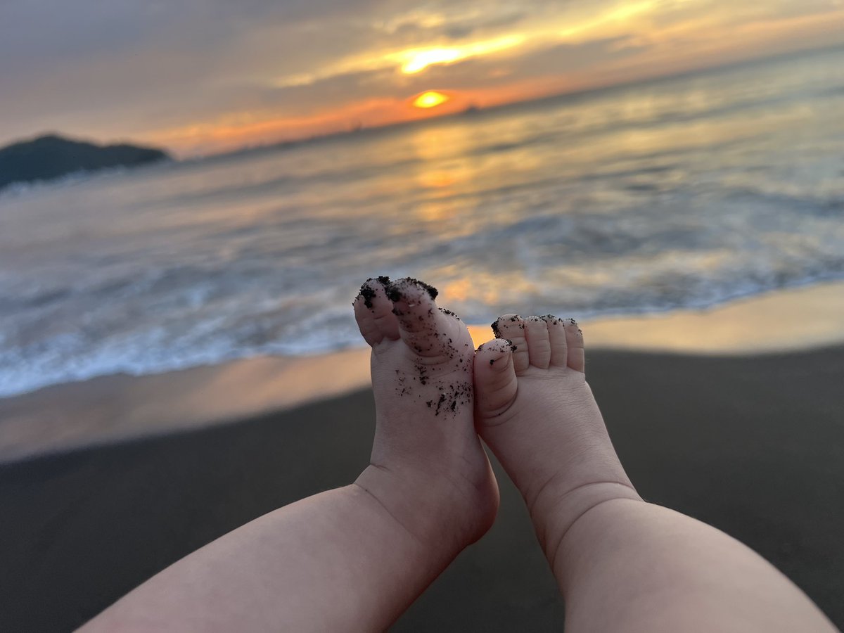 ___chriss3's tweet photo. Siempre dije que quería ver muchos atardeceres con el amor de mi vida, pero nunca me imaginé que yo misma lo iba a traer al mundo.🥹 https://t.co/MyHweHysYV