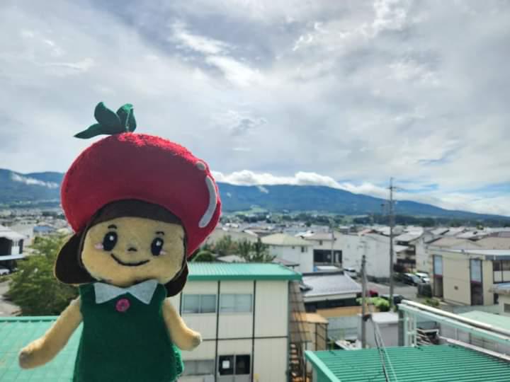 NAGANOTOMATO's tweet photo. おはようございまなか🍅
8月26日(月) #松本市 の天気はくもり☁️
ただいまの気温は27.8℃(10時15分現在)
昨日は乗鞍ヒルクライムにてシンシュウエナジーのサンプリングをしてきました！
ただいま通信販売で500円引きのキャンペーン中❣️
ぜひチェックしてくださいね！
#企業公式が毎朝地元の天気を言い合う #イマソラ
