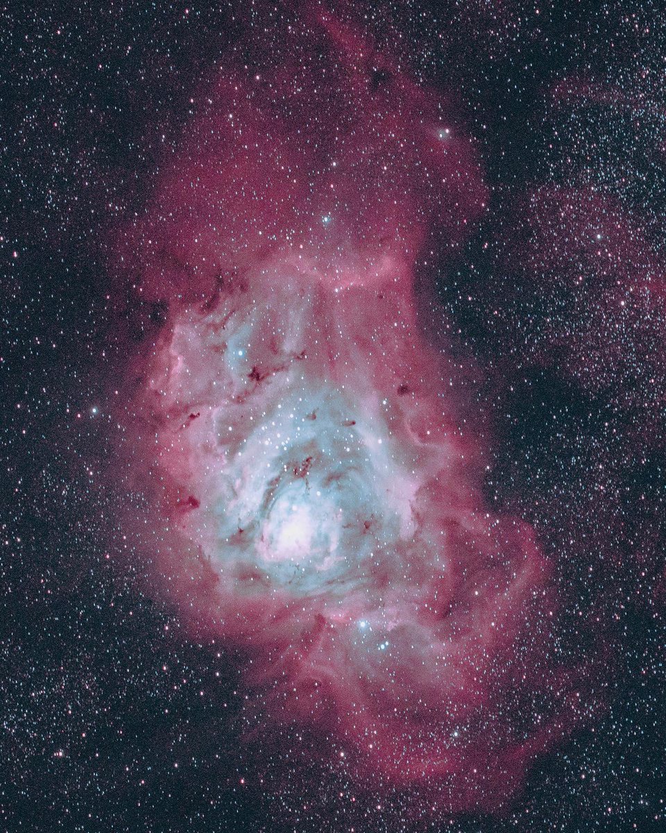 Latest Lagoon Nebula photo from 8 July 2024. 2 hours, 40 minutes. Second frame is my first attempt last summer. Gathered a ton more detail this this time around.

#cosmos #lagoonnebula #astrophotography #optolongfilters #skywatcher @skywatcherusa