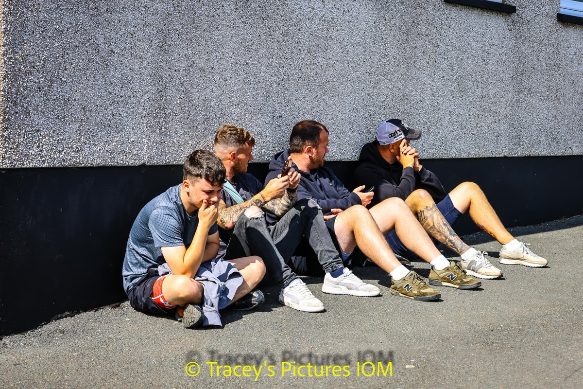 TraceysPics's tweet photo. Some sitting, some flag waving, some @CarolynnSells and not enough pitting ! Fingers crossed for today @strawbs1907 @ManxGrandPrix #backanewcomer #MGP2024 https://t.co/oZWRqSvoco