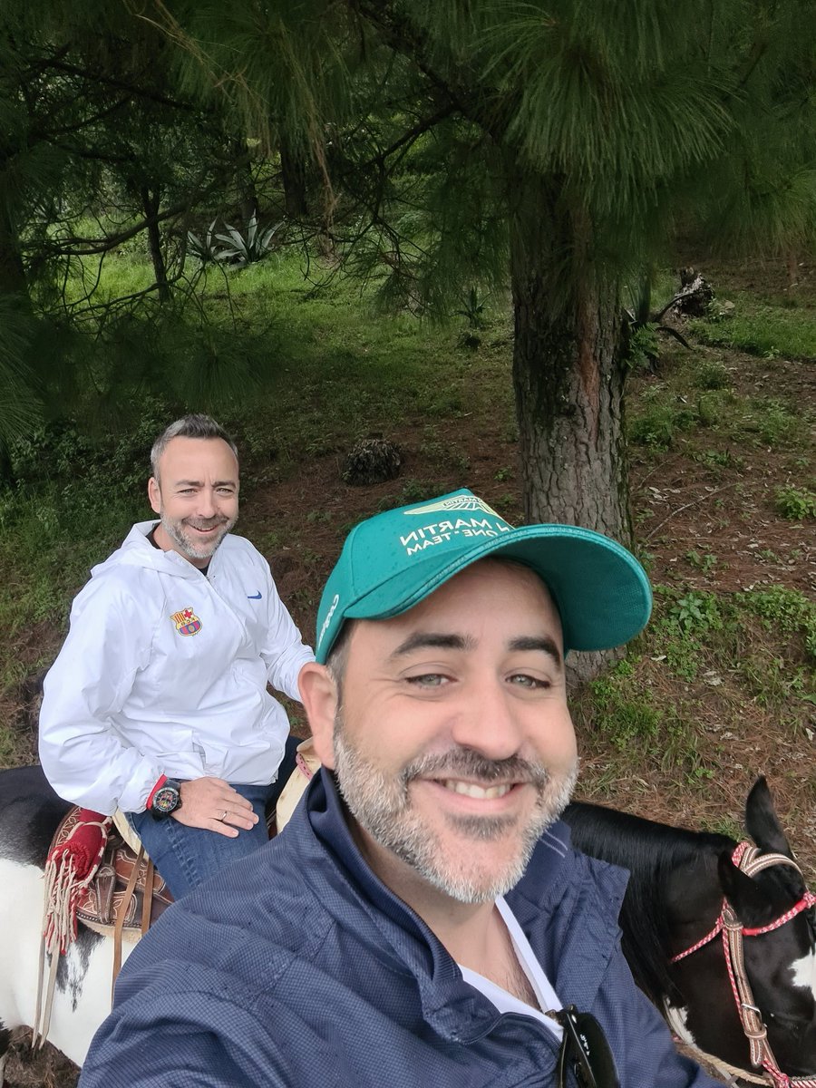 Avui es l'aniversari d'una de les persones més especials que conec. Inteligent, fort, lluitador, familiar i sobre tot treballador, que al final és en el que ens han educat. És el meu germà. Si us el trobeu el podeu felicitar! Moltes felicitats tete! <a href="/serranopv/">Víctor Serrano</a>