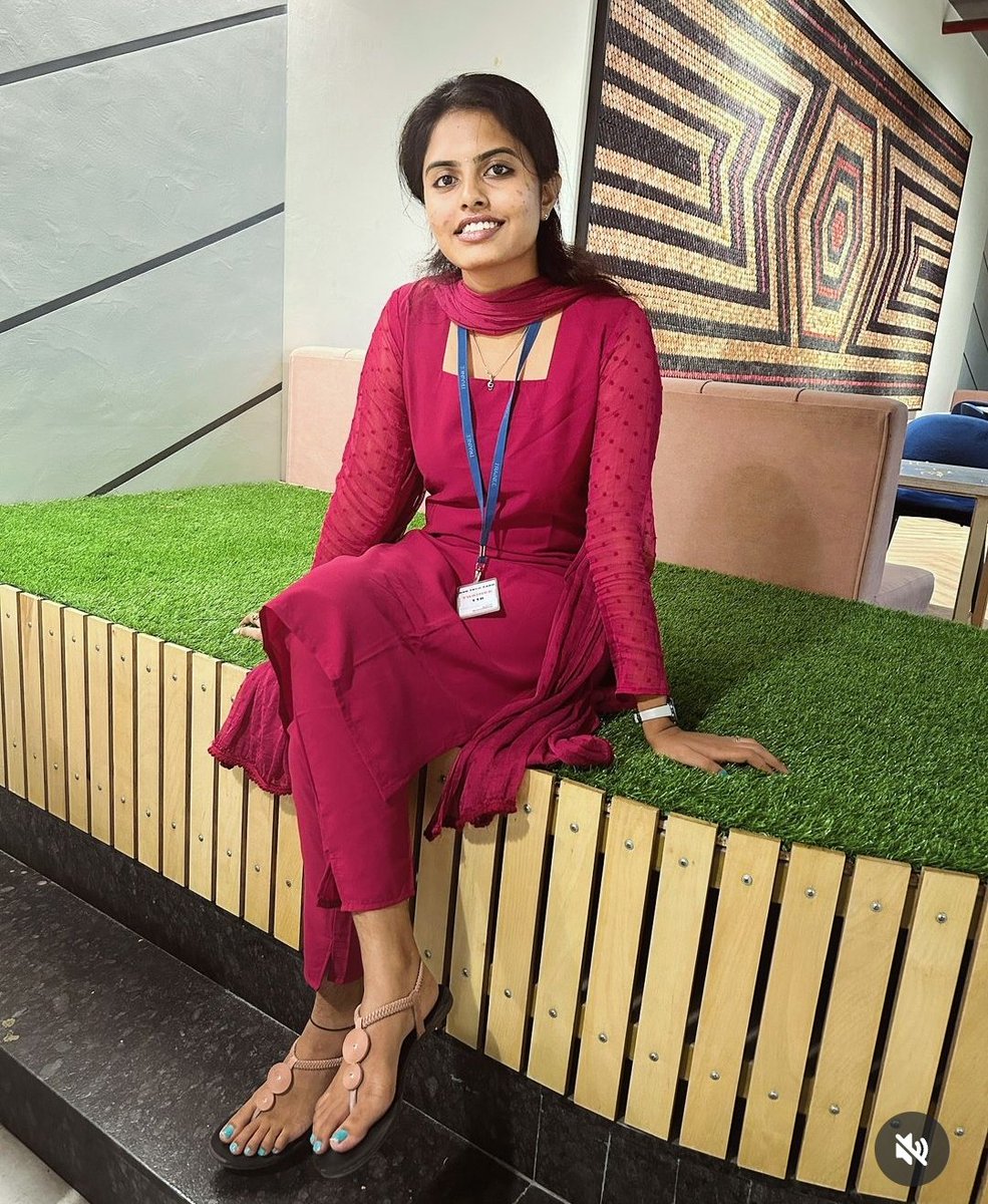 She:-dei manager naye Vada Chas*try a remove panren

Me:-Inga yepdi

She:-Ingaye kneel pani kaala nakuna remove panuven ilana 2 months ku chas*ty tha

Me:-Plz mam ithu office oru junior munadi epdi iruka mudiyum plz purinjikonga

She:-😂Muti podu da naye kaala naku release panren