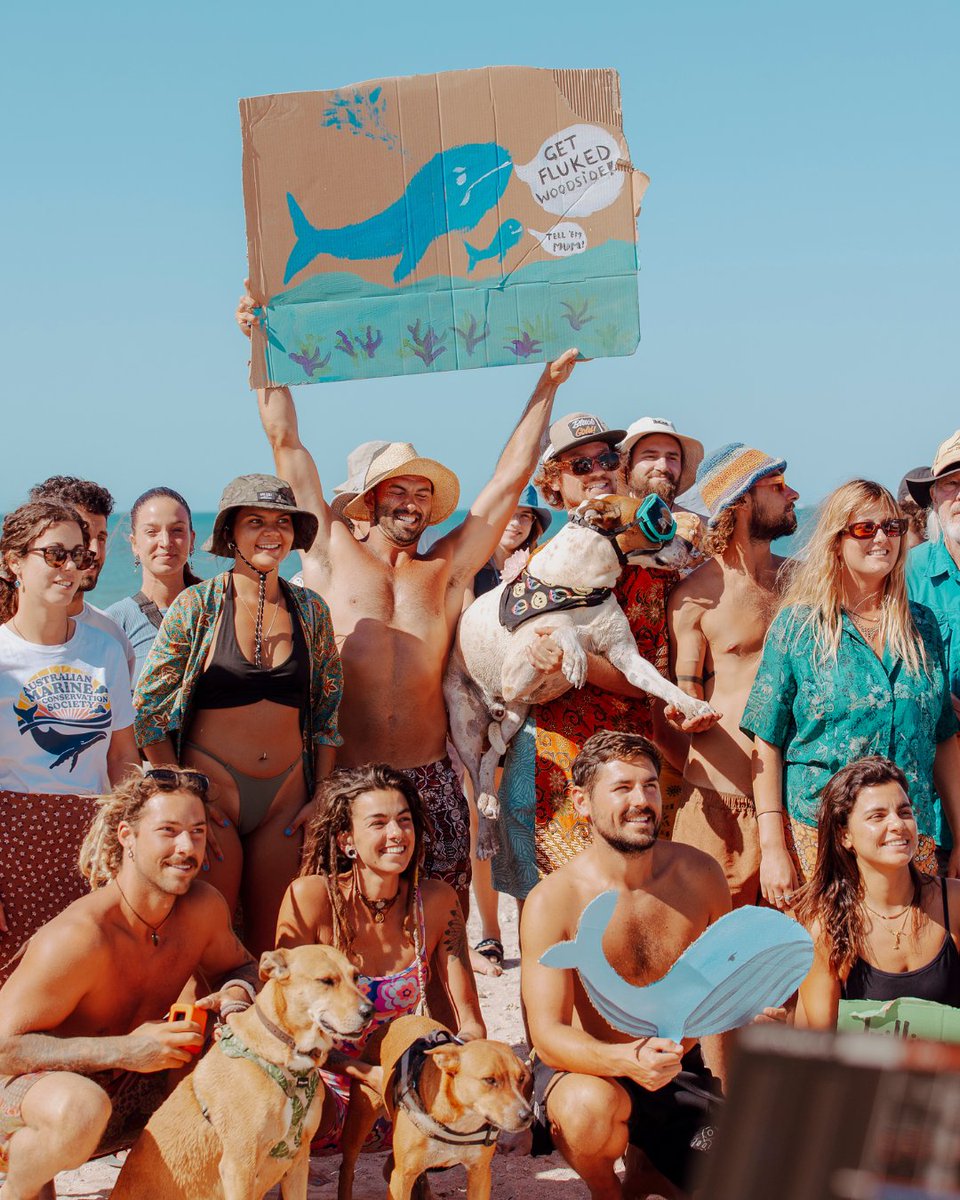 Greenpeace's tweet image. Yesterday, the water was crystal clear and so was the message to @tanyaplibersek from the local community at Exmouth, Australia: Stop Woodside's Drill 📢📢 [1/3]

📸@GreenpeaceAP