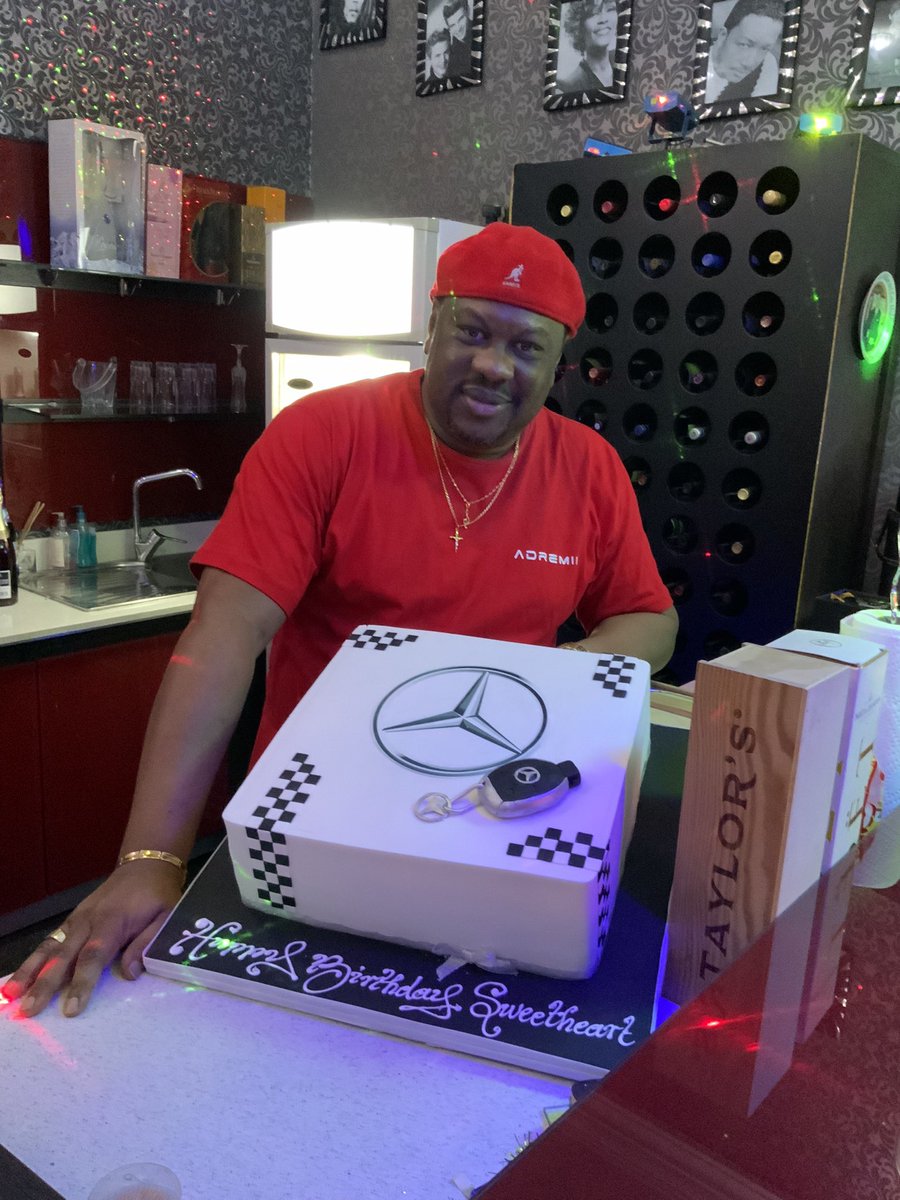 WunmiObe's tweet photo. Happy birthday @iamTundeObe 🎂🥂Haaa, e choke! Original Mr. Steeze l’omo … fine boy no pimples … Igbara-Oke prince … Baba ‘Desayo .. Oko Wunmi.. handsome paddy tóh sure … tóh gallant … tóh tún singbonle..!!! Bros, who dey check you..?? Anoda wan issa kantafit, abeg!😁🙌🏾😍❤️ https://t.co/tW4iy9Nk1D