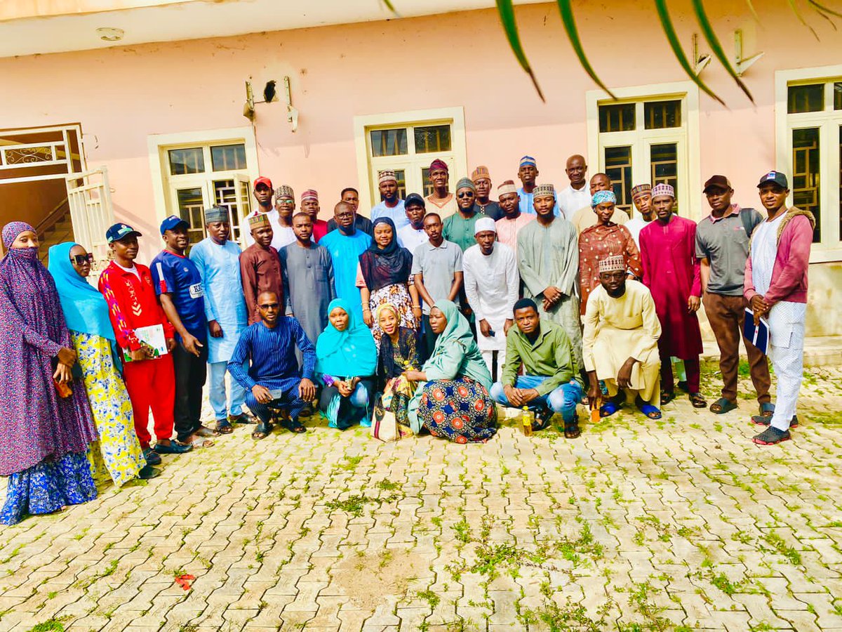 MuallimBello's tweet photo. WE MOVE ✊✊✊
Hon. @B_ELRUFAI Constituency Office held an interactive session with our dedicated #MEDIA_TEAM to discuss strategies for effective communication, media engagement and proper coordination. In the Presence of 👇👇👇 https://t.co/gBDkpDAkjL