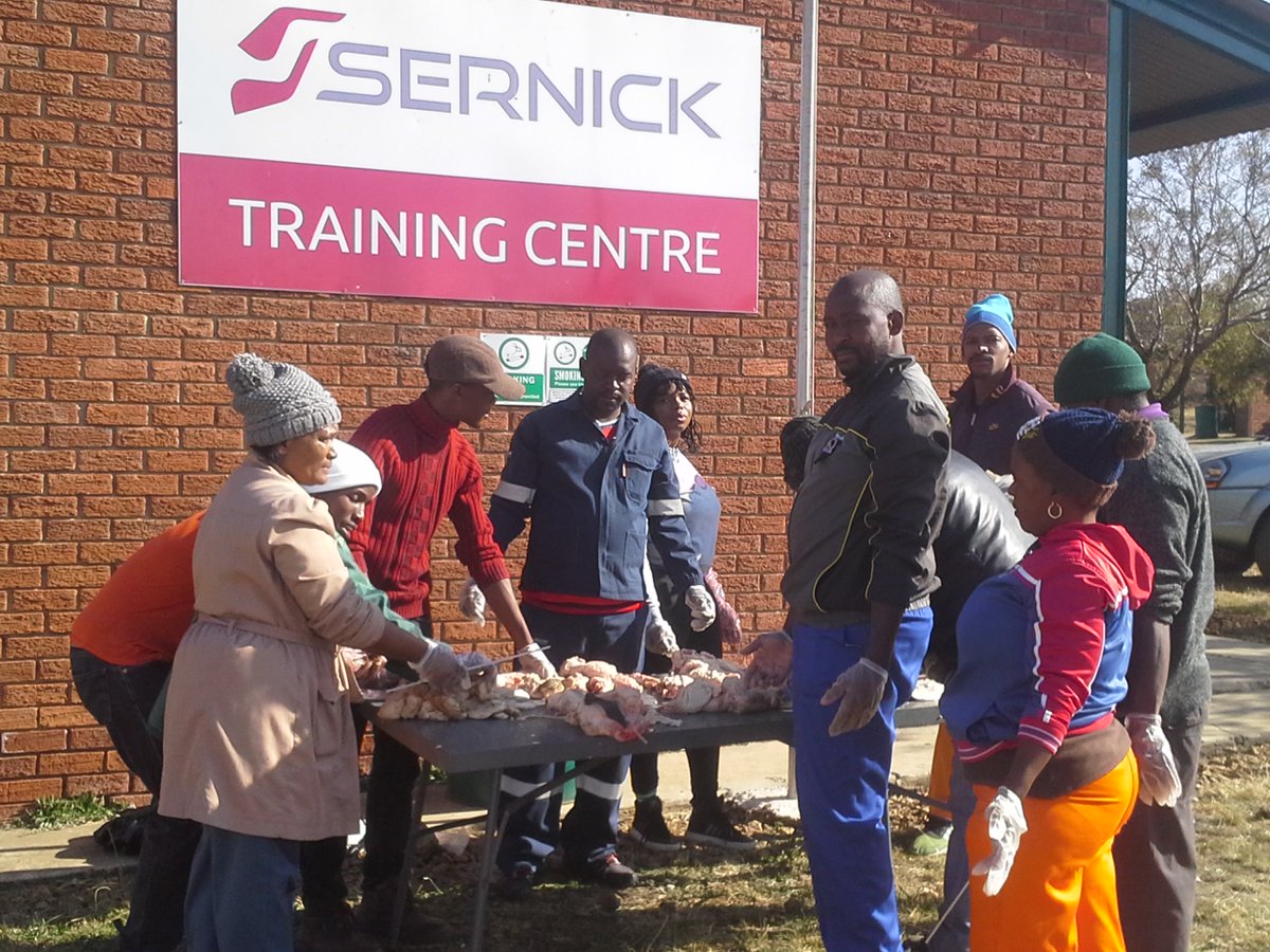 NkunziGenetics's tweet photo. Giving emerging farmers AI Artificial Insemination DIY training. #cattle #farming #livestock https://t.co/bEPD2aJni2