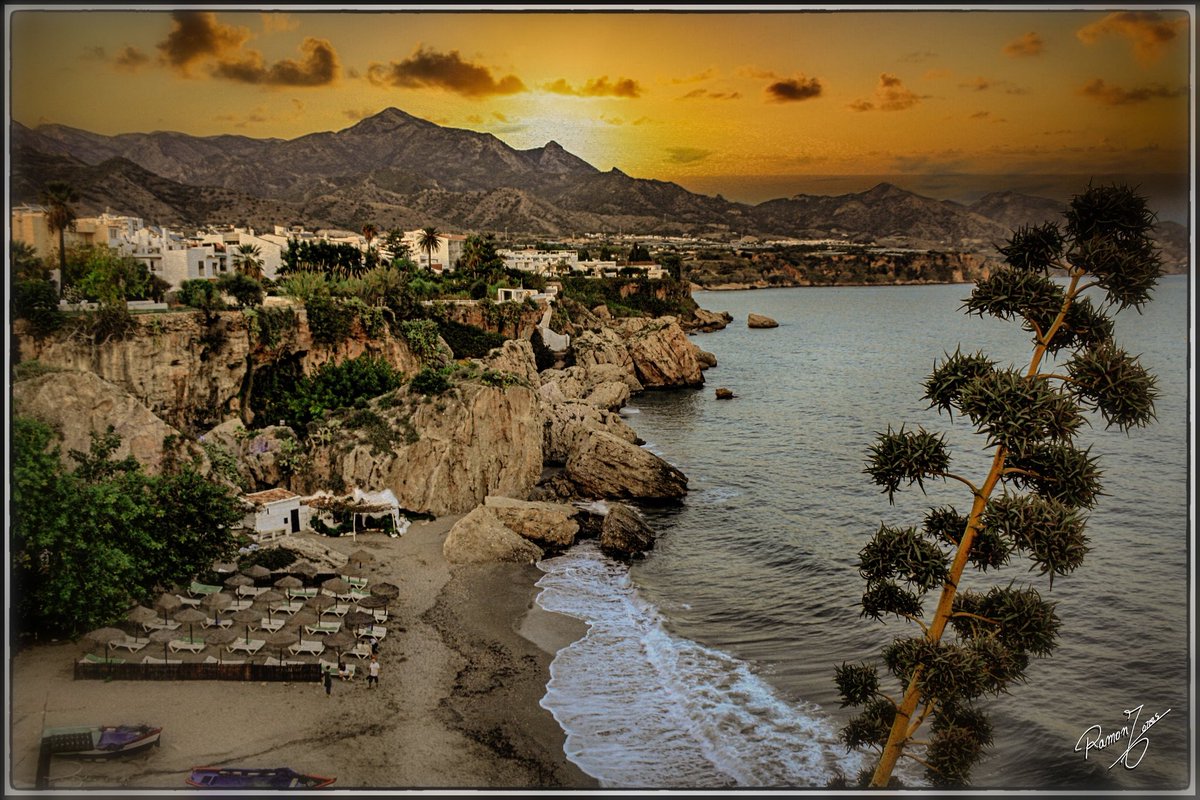 Nerja, Málaga.
📸 Ramón444
#andaluciayole #andalugrafias #andaluciasolohayuna
#cadiz 
#sevilla 
#malaga 
#huelva 
#jaen 
#granada 
#cordoba
#almeria
#andaluciaparaiso
#andaluciaturismo
#visitaandalucia