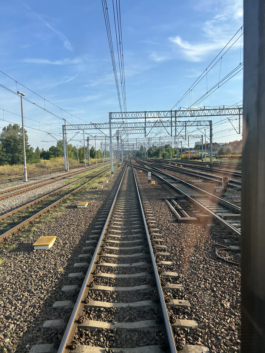 skorczi1's tweet photo. Holidays by train 2024 edition: ✅ 2500 km by train through Poland, Germany, Belgium and France. Great rencontres, almost no delays, wonderful paysages, restored train stations, and plenty of time for books! #beautifulEuropebybtrain @ZieloniwBelgii @Zieloni https://t.co/RMD77qW06o
