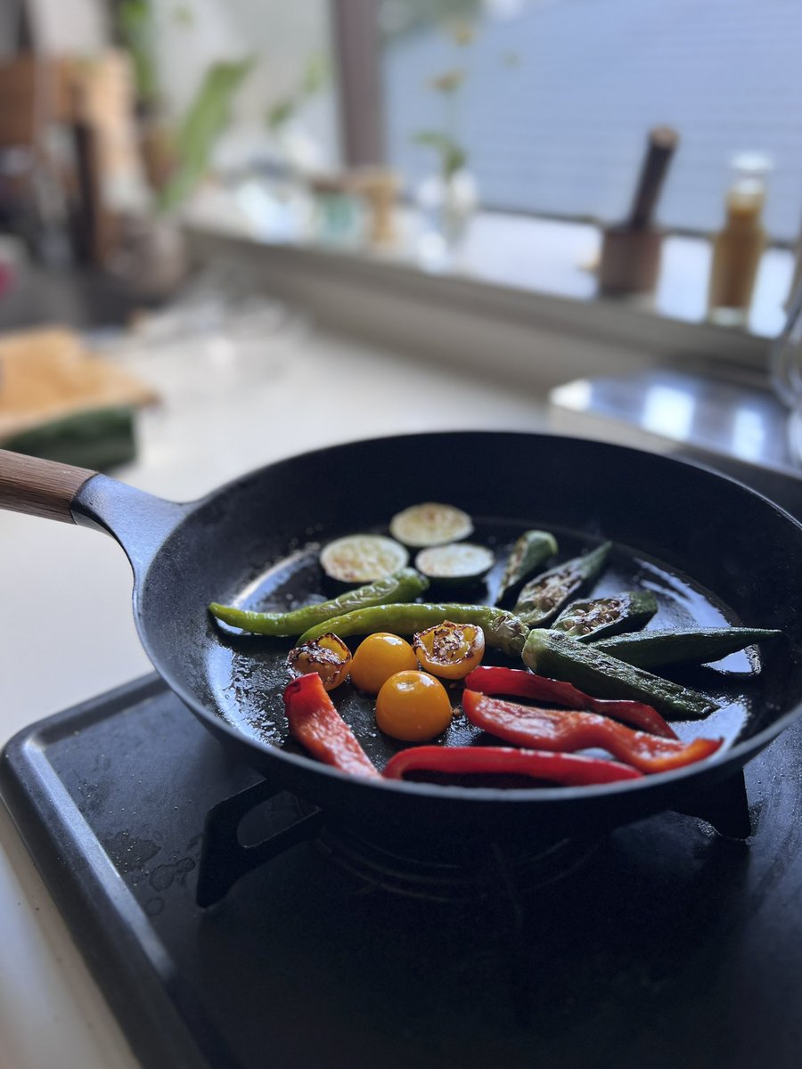 nonfood_'s tweet photo. 夏をととえる食事のひとつは
夏野菜に、優しいスパイス

消化にも嬉しくて、美味しくて
この夏、高頻出のスパイスカレー。 https://t.co/k29vgcRN8R