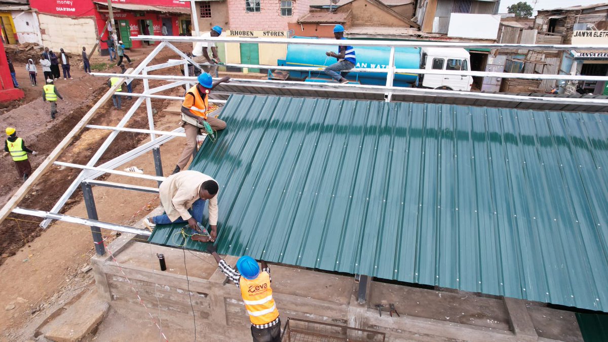 TheKISIP's tweet photo. Business community in @NyamiraCountyG elated as construction of vending platforms by @TheKISIP through funding from @WorldBankKenya, @AFD_France and @EUinKenya nears completion.
@HousingUrbanKE @KenyaGovernors @AFD_en
#PromotingDignifiedLiving https://t.co/fa2oMarXdk