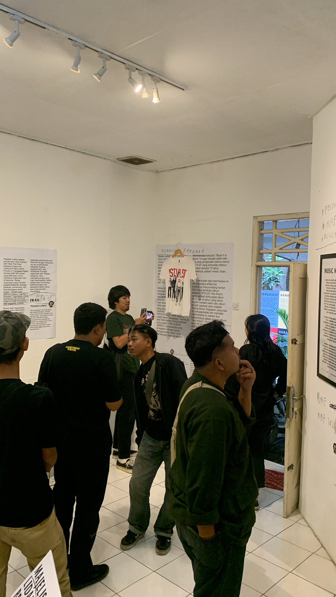 thegenkykc's tweet photo. Kemarin melakukan sesi dengar bebarengan dengan teman teman @Losjantospanx dalam acara Music Merch Fest yg diadakan di https://t.co/G4fLdUqNfk dengan narator mas ryan ramadhan dari The Jeblogs, terimakasih atas kesempatannya 🫡🔥 https://t.co/vQ1laeVeGh