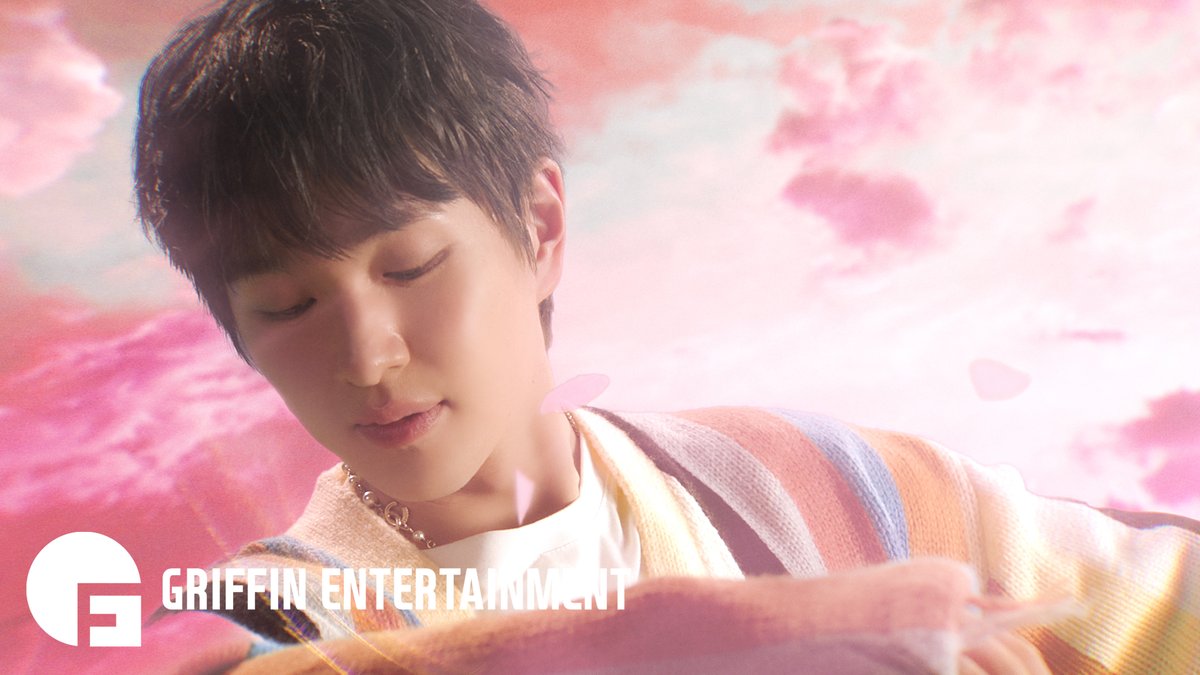 ONEW_GRIFFIN's tweet photo. ONEW 3RD EP [FLOW] Highlight Clip #2 Hola!

https://t.co/RSoMaTAp7B

2024.09.03 6PM KST

#온유 #ONEW
#FLOW #ONEW_FLOW
#매력 #매력_beatdrum #온유_매력_beatdrum #Hola! https://t.co/Yw9V37pU0r