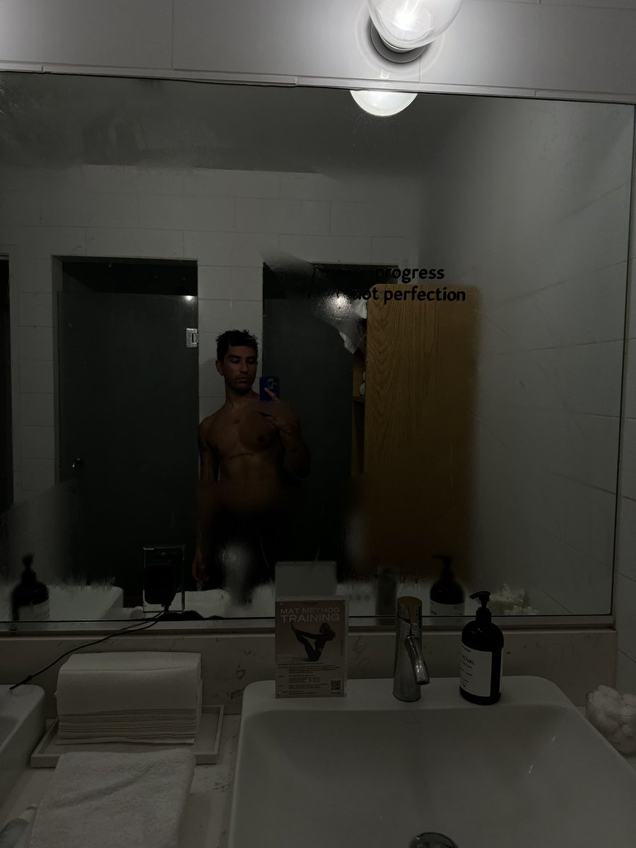 j4j0nathan's tweet photo. back in la feeling so fab https://t.co/RMkwIw41lc