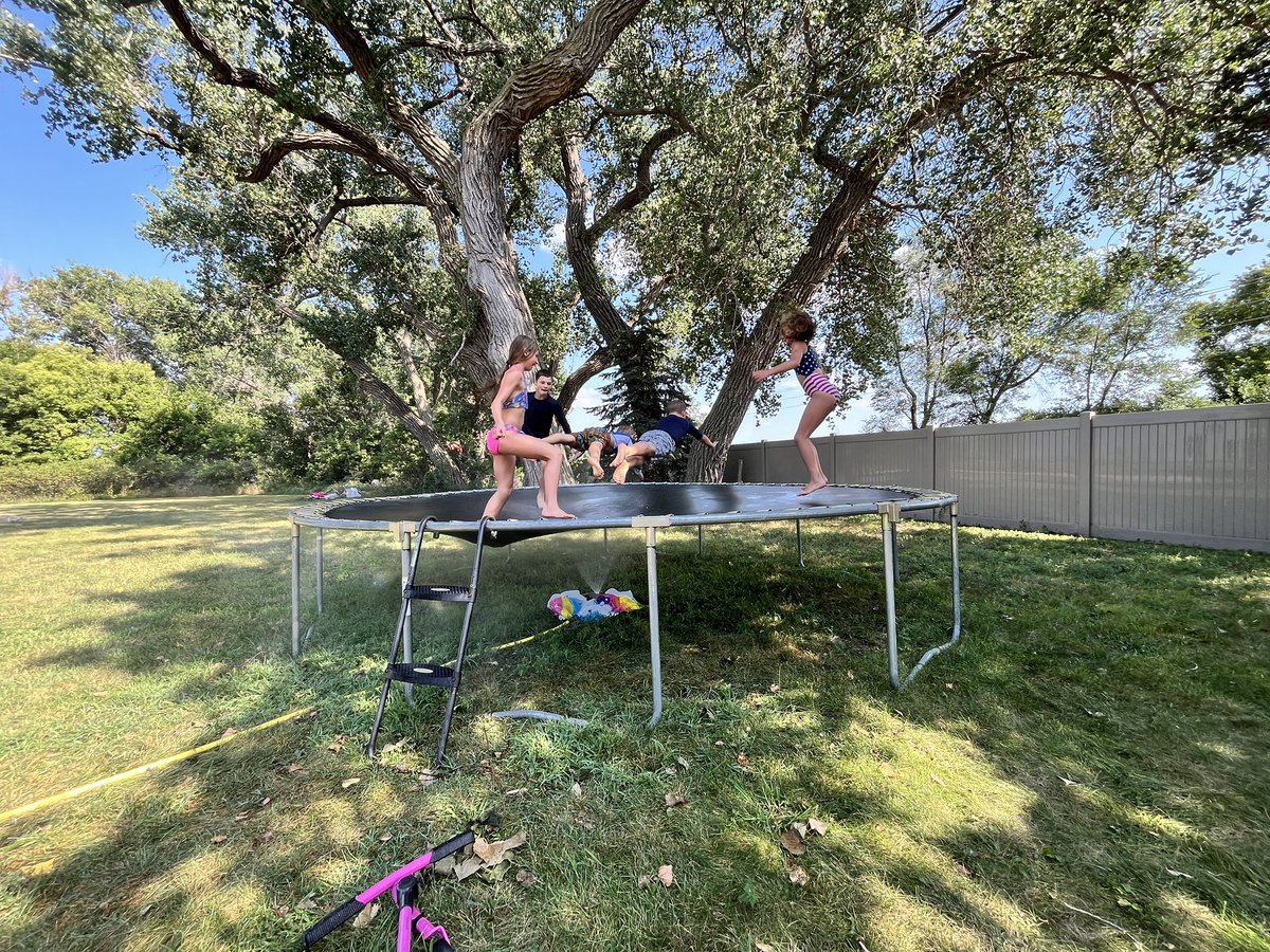 mojojojo7654's tweet photo. Living their best life 💜 https://t.co/I7Dy8LiS0E