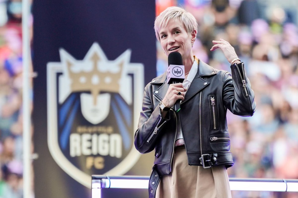 CirclingSports's tweet image. Megan Rapinoe honored in a pre match ceremony by the @reignfc at Lumen Field, as her jersey was retired!

Rapinoe becomes the first player in club history to have her jersey retired!

Photos by our photographer on assignment, @_LivLyons

#HereForTheCrown #RiseForRapinoe #NWSL