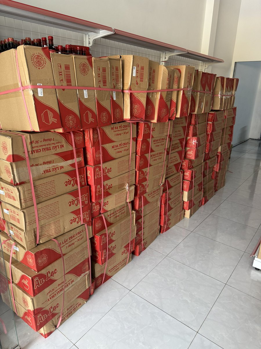 ShopPhuc's tweet photo. Hàng mới nhập về để làm từ thiện và bán https://t.co/9gCKgHW8rJ
