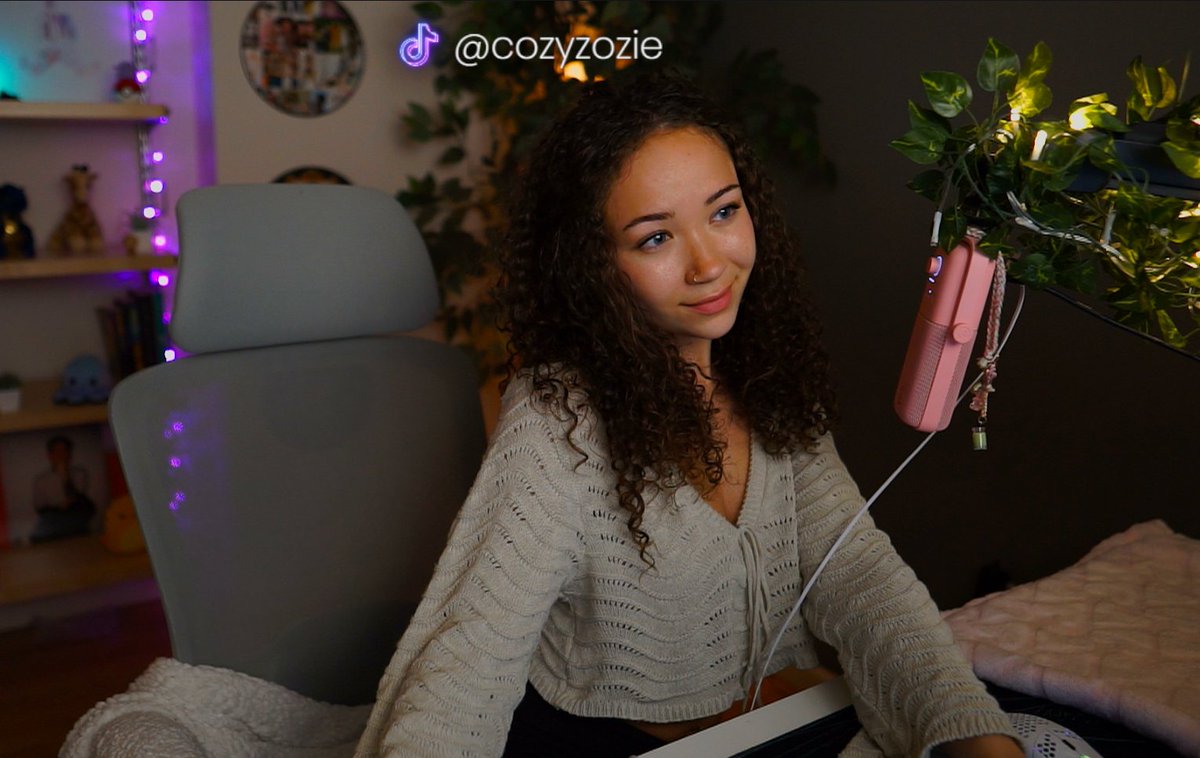 zoë 🌧️ tweet media