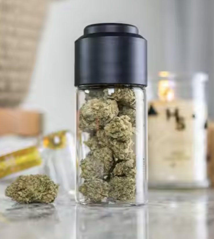 EllenWei15's tweet photo. 150ml Vacuum Glass Jar For Flower Buds #jar #bud #budstorage #cannabis #dispensary https://t.co/rU3YiwTKRx