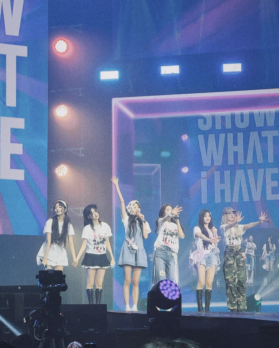 loevedive's tweet photo. Glimpse of #IVEinJakarta

My forever 6🐰🐱🐯🐣🐶🐿️

#SHOW_WHAT_I_HAVE_IN_JAKARTA #IVEDEBUT1000DAYS https://t.co/ZPtb5Bml3u