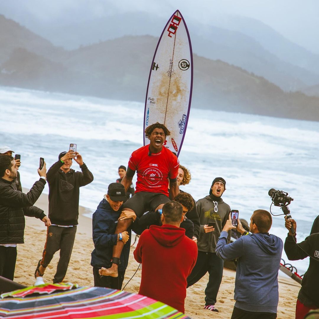 RickyDay.eth.⌐◨-◨ (@dayan_ricky) on Twitter photo 1/2 <a href="/SunnyPires/">Sunny Pires</a> the Champion!🏆❤️
⌐◨-◨ everywhere
He won the 4th stage of the Qualifying Series (QS) South America, and noggles will be featured in all surf media for the next few days!
Congrats Sunny Boy, you deserve it!
<a href="/wsl/">World Surf League</a> video about his winning
instagram.com/reel/C_GeVocu8… 1/2 <a href="/SunnyPires/">Sunny Pires</a> the Champion!🏆❤️
⌐◨-◨ everywhere
He won the 4th stage of the Qualifying Series (QS) South America, and noggles will be featured in all surf media for the next few days!
Congrats Sunny Boy, you deserve it!
<a href="/wsl/">World Surf League</a> video about his winning
instagram.com/reel/C_GeVocu8…
