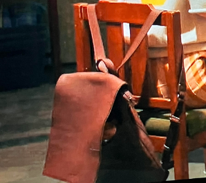 checkdorama's tweet image. ギークス 衣装で滝沢カレンがダコタの牛革 リュック リバティ ブラックとブラウンの2色を使用！ baku-no-dora.com/%e3%82%ae%e3%8… 
#ギークス #滝沢カレン #ダコタ