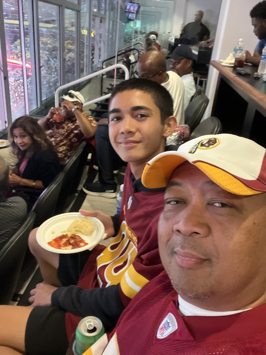AlfredMacatuno's tweet photo. Sunday night football with @SeanMacatuno . @Commanders vs @Patriots #suitelife #HTTR #boysnightout https://t.co/p1T6MqeAyi