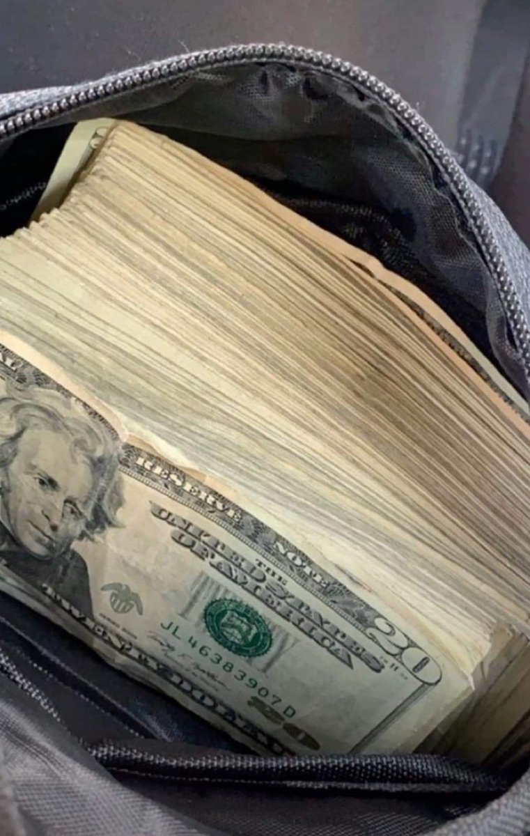 soulaaangel's tweet photo. a divine money flow is otw to us all 💸💸💸💸 https://t.co/VOhFijzYts
