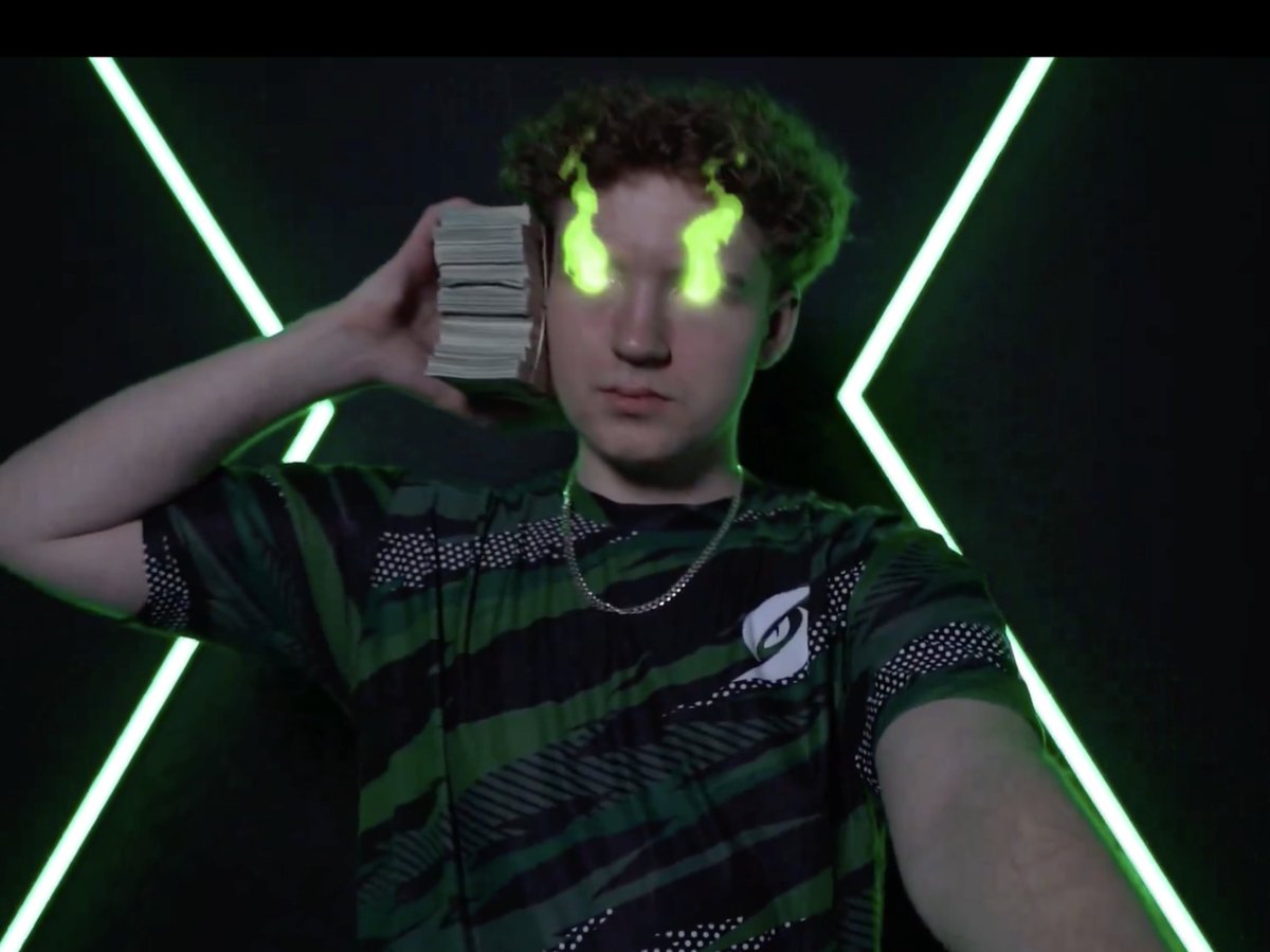 faze_p0fi34 (@p0ff1ee) on Twitter photo 