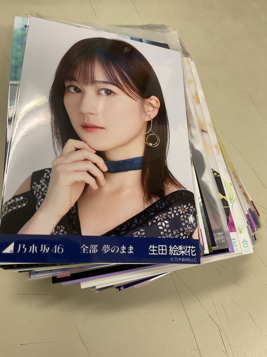 乃木坂46 卒業メンバーさんのバラ生写真が入荷です！