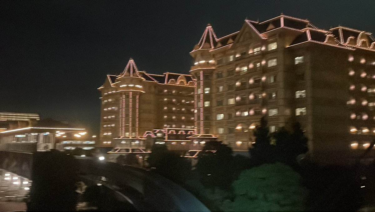 ランドホテル最高すぎました✨
アクセスいいし、ショップの品揃えも充実！
1番安いプランでこのクオリティは凄かった✨