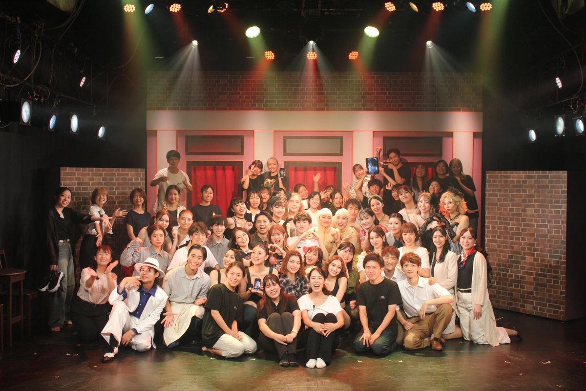 companydirecter's tweet photo. Flashdance、無事に終演しました
飾り窓をモチーフにしたセットで、かつて病理化された人たちの生き様を描いたクィアロマンスを上演しました
Seirenが苦手とするジャンルと言われていたようですが、評判を聞いてる限りはお楽しみいただけたようで何よりでございます
皆様本当にありがとうございました https://t.co/vjoPlL1gR5