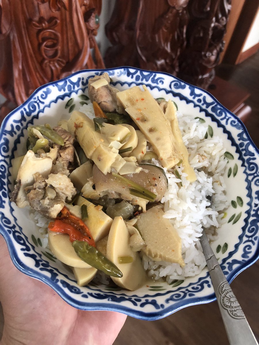 QtVotho's tweet photo. Tí măng tí cơm là qua bửa , cần đéo gì Sơn hào Hải vị . https://t.co/rU9mFz6KJb