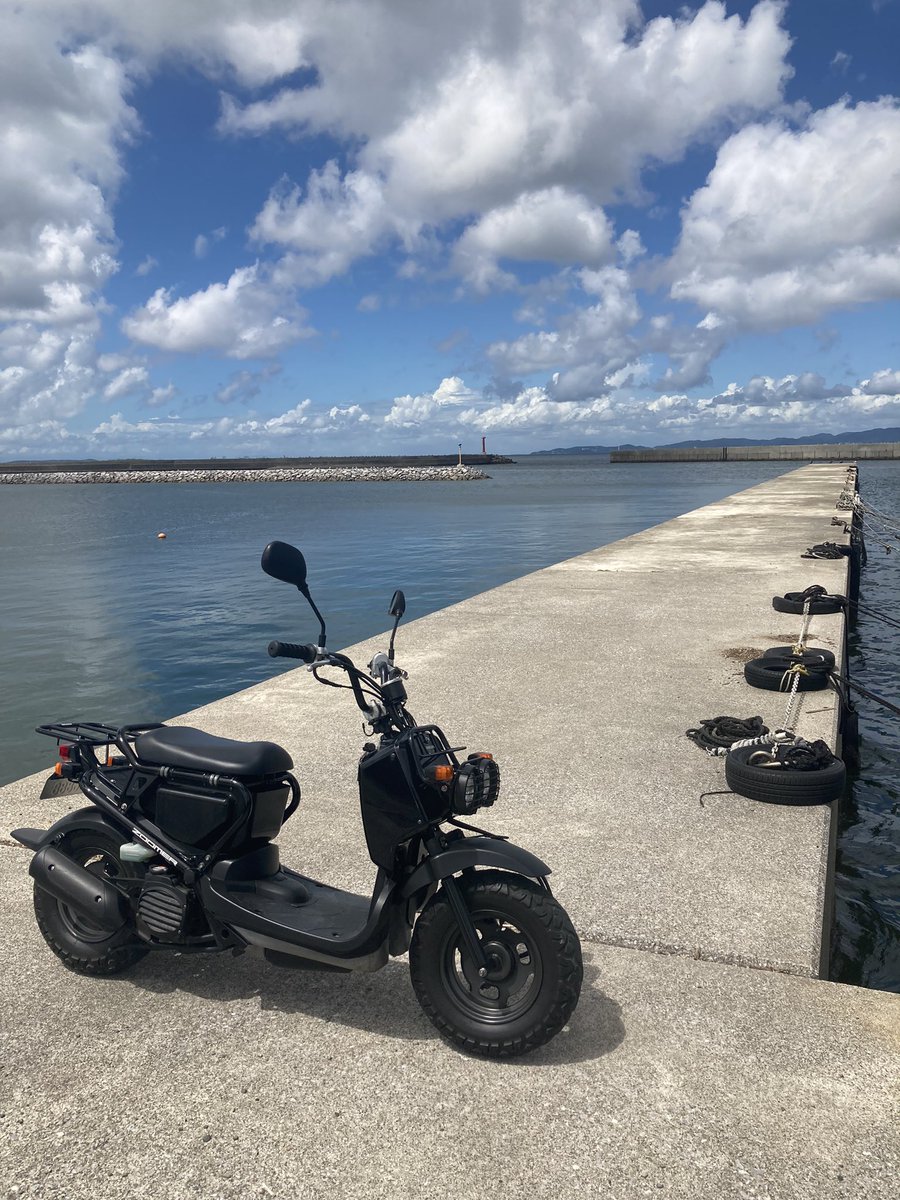 Mitch_650's tweet photo. GT650調子悪く、原チャリのズーマーで今夏初のソロツーです。半袖半ズボン最高👕 https://t.co/bVpH8o2wI2