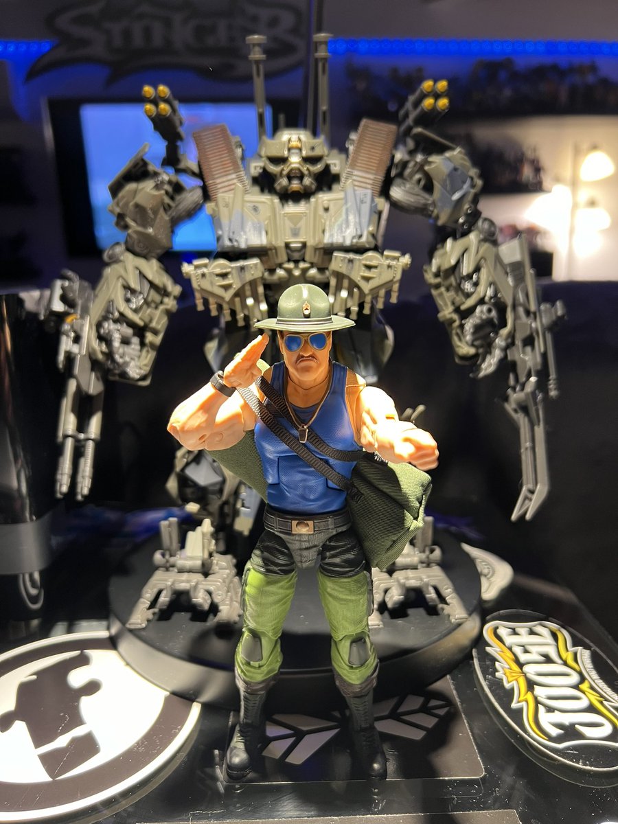 TFReview16's tweet photo. How’s this for a crossover?! #gijoe #classified #transformers #crossover #yojoe https://t.co/mm6bEUWpZ9