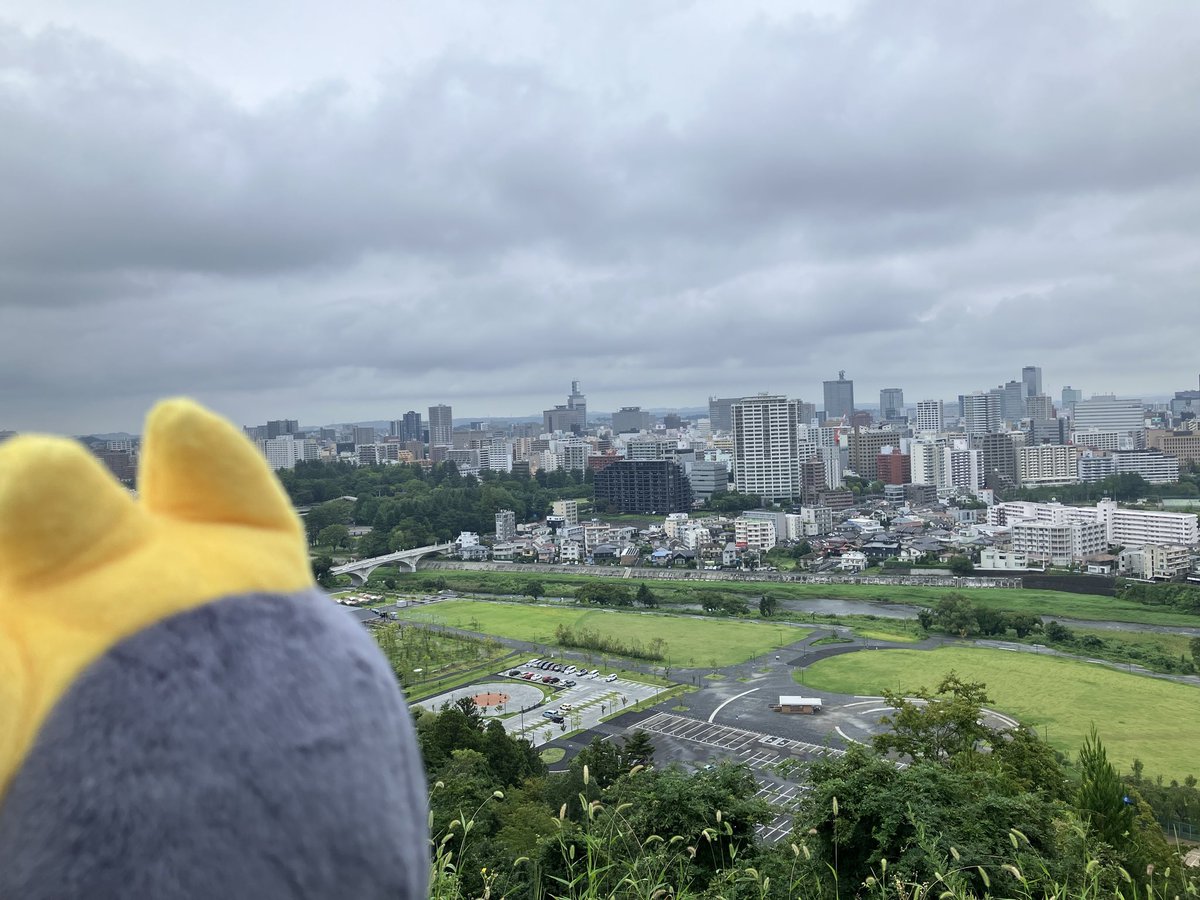 きょうも暑さや不安定な天気が続いていますが…小生は仙台にﾋﾞｭﾝ🚄してみましたぞ〜

伊達政宗と小生の2ショット☺️