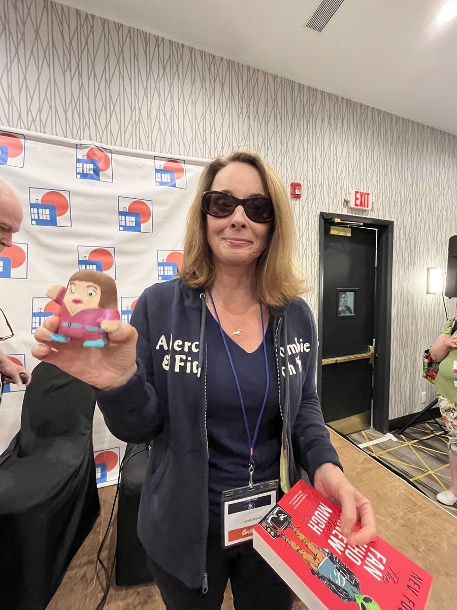 ect81's tweet photo. @SawbonesHex and @thenicolabryant proudly display their custom-made adipose ornaments of ole Sixie and Peri @LIDoctorWhoCon https://t.co/qAnRn2Nfzj