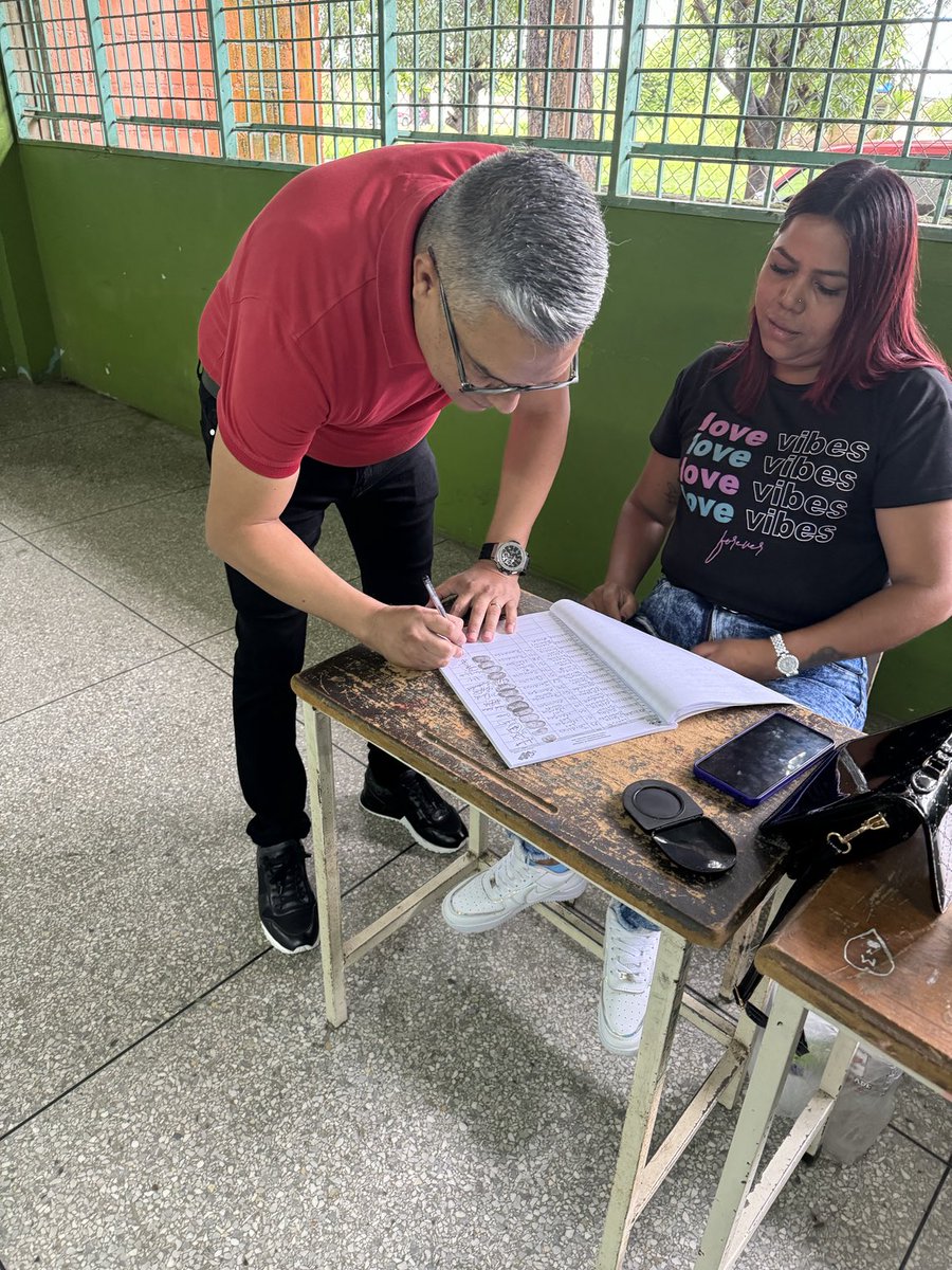 Hoy participamos en la segunda consulta popular nacional nosotros venceremos ⁦<a href="/NicolasMaduro/">Nicolás Maduro</a>⁩ ⁦<a href="/dcabellor/">Diosdado Cabello R</a>⁩ ⁦<a href="/pinfantea/">Pedro Infante A.</a>⁩