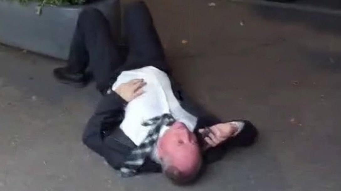 TheUnOz's tweet photo. BREAKING: Barnaby Plans To Test The Government's Right To Disconnect Laws. Dares Dutton To Call Him After Happy Hour #auspol https://t.co/axIoN1iak5