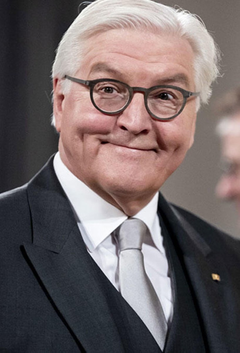 „Stehen wir zusammen gegen Hass und Gewalt“: Das soll gegen die Messergewalt helfen? 
Solcher Blödsinn unseres Phrasenkönigs ist eine Zumutung für jeden denkenden Menschen.