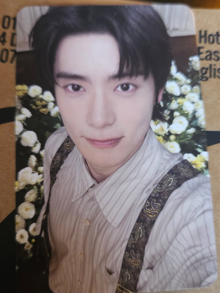 hourlyjaeh's tweet photo. these jaehyun photocards… https://t.co/RzIQXEooLr