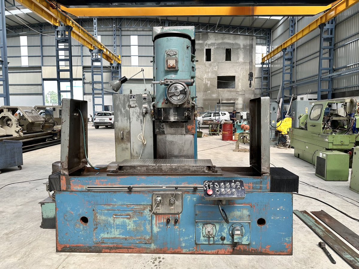 LibertyMetMach's tweet image. Vertical Surface Grinding Machine - MAS BRV 300 - Capacity 300 mm x 1000 mm 

#surfacegrinder #surfacegrinding #surfacegrindingmachine #surfacegrinders #verticalsurfacegrinder #cupgrinder #grinding #grindingmachine #grinders #MASBRV300 #masczech #madeinczech #madeinczechoslovakia
