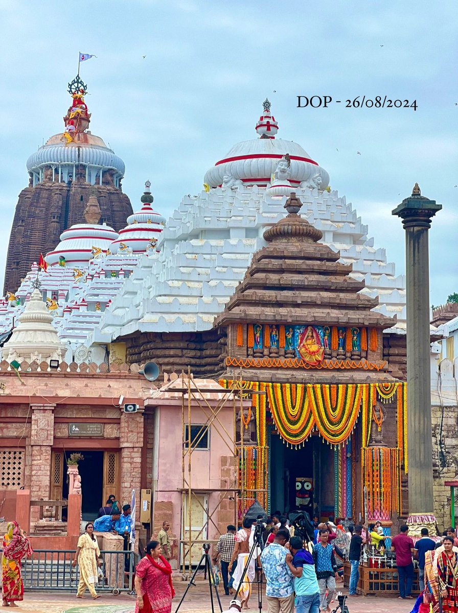 odiajagat's tweet photo. ସଜେଇ ହୋଇଛି ଶ୍ରୀମନ୍ଦିର, ମର୍ତ୍ତବୈକୁଣ୍ଠ 

 ଆଜି ପବିତ୍ର ଜନ୍ମାଷ୍ଟମୀ ଅବସରରେ ବିବିଧ ପୁଷ୍ପରେ ସୁସଜ୍ଜିତ ଆମର ଶ୍ରୀ ମନ୍ଦିର, ବଡ଼ଦେଉଳ। 

ଜୟ ଜଗନ୍ନାଥ 🙏❤️😍 https://t.co/XV2NMRnSUT