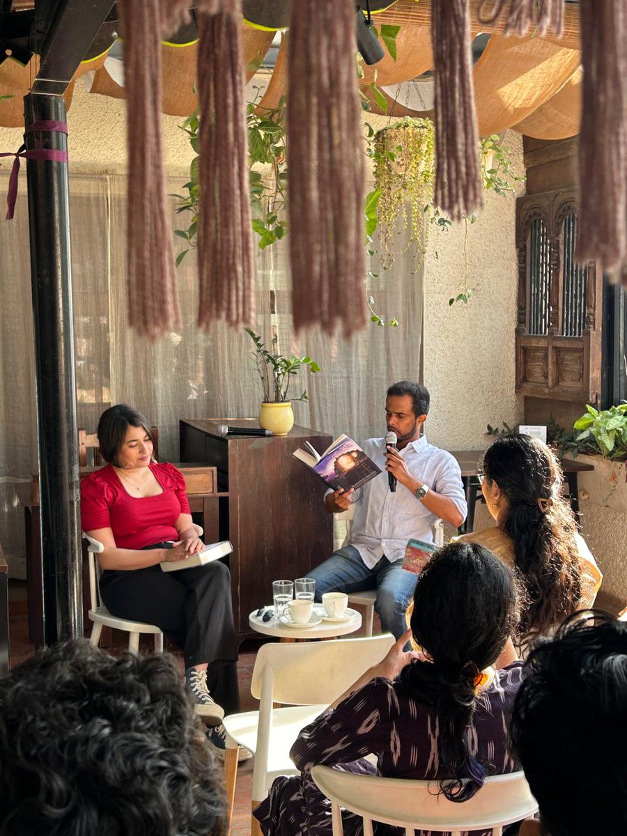 HarperCollins tweet media