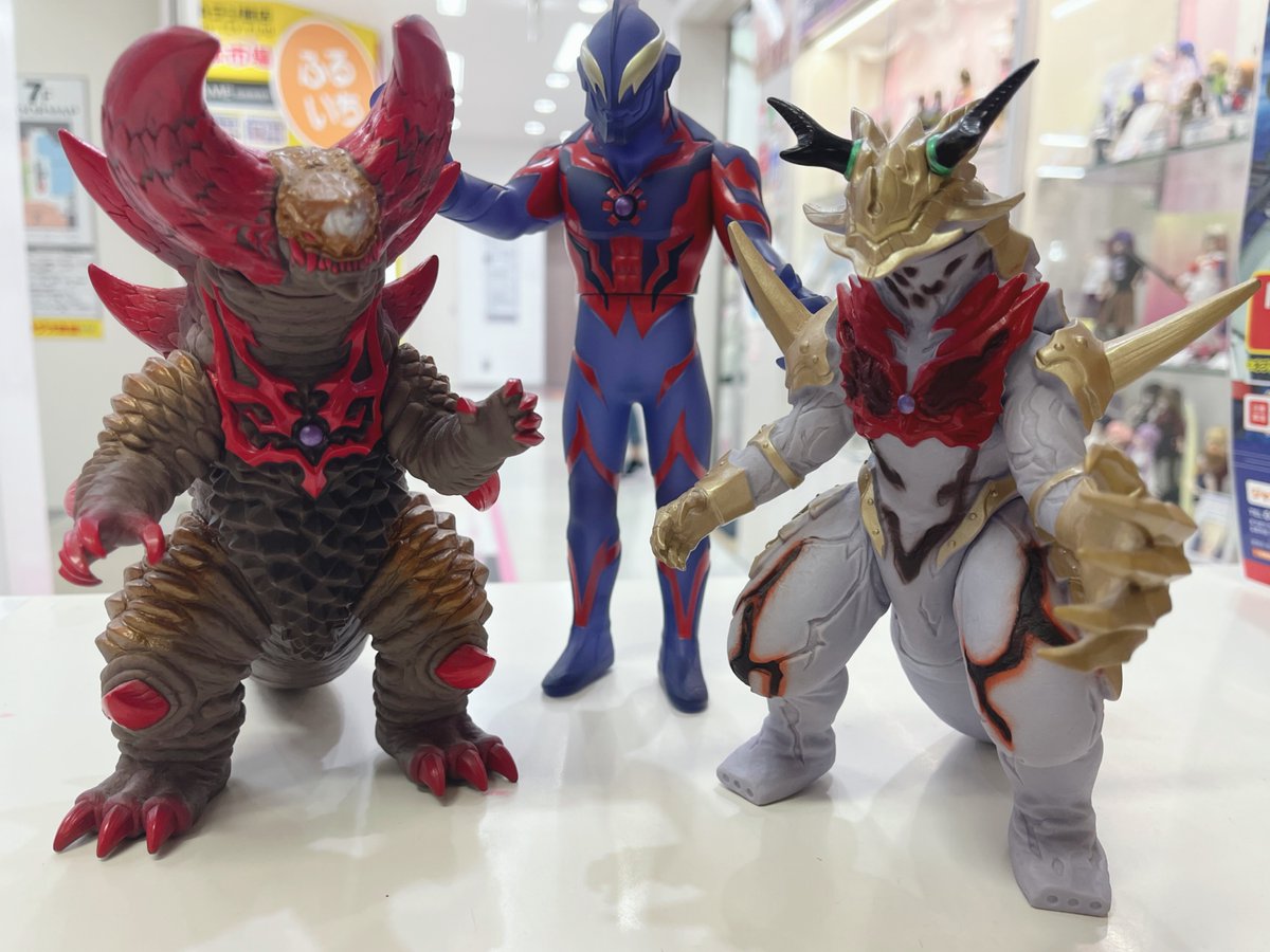 お値下げしました！美品！！　ウルトラヒーローシリーズ　1-25番まで　ソフビ　ヒーロー人形　ウルトラマン　【ジャングルジャングル堺初芝店】　堺市（東区　西区　北区　南区　堺区　美原区）高石市　泉大津市　忠岡町　和泉市　松原市　大阪狭山市 JUNGLE ソフビキット コレクションシリーズ02 ウルトラマンティガ
