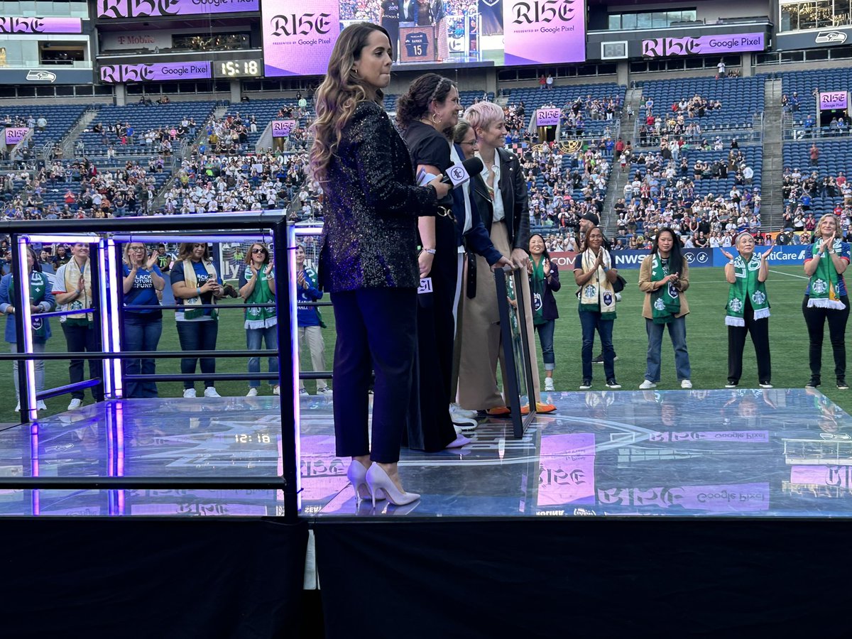 Dorothy Metcalf-Lindenburger tweet media