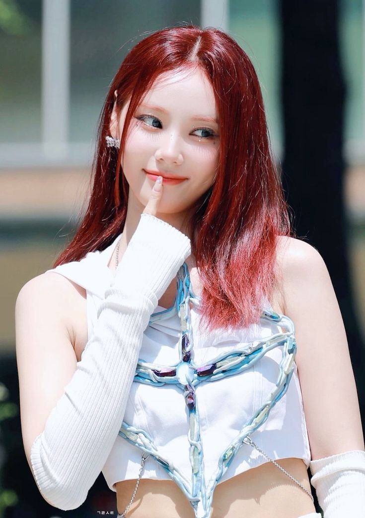 hiii i’m rimi, i’m looking for more interactive #moots !! 

    ☆ loona , fromis9 , twice, cravity × zb1
    ☆ all fandoms allowed ! 
    ☆ not new to #stantwt &amp; #kpoptwt
    ☆ he/they
♡ / ↺ are appreciated^^