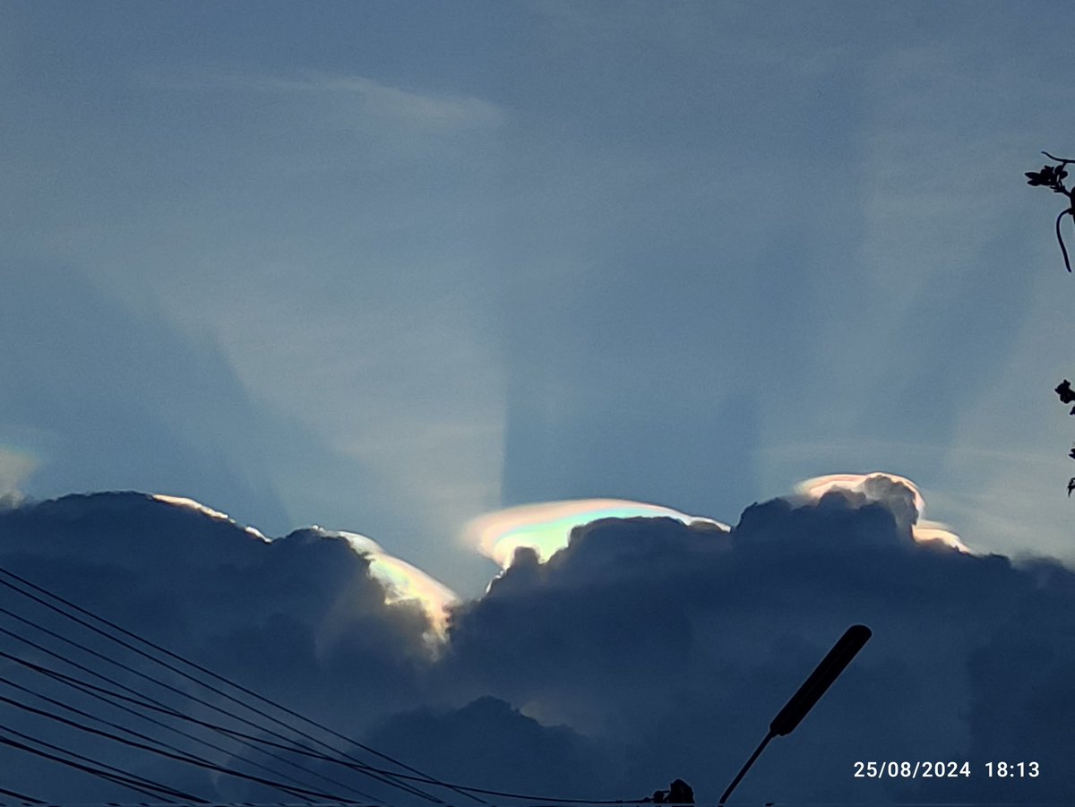 G6AWV9's tweet photo. ฟ้าก่อนฝนตก https://t.co/wfNkHNv99e